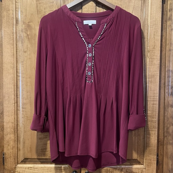 new directions Tops - New Directions Womens Solid Maroon 3/4 Sleeves‎ V-Neck Top Size Large Leopard